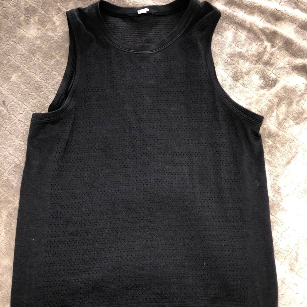 Lulu lemon breeze top